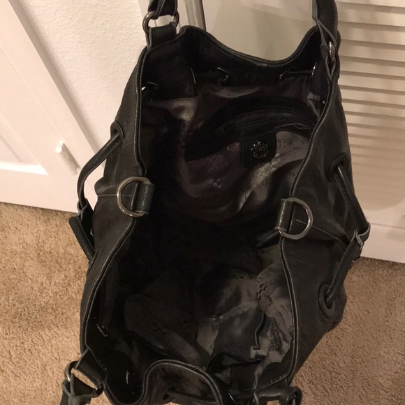 Super cute black leather Vince Camuto purse! - Picture 5 of 8